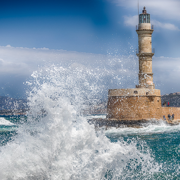 Kreta, Crete, Griechenland, Greece, Hellas, Chania, venezianischer Hafen, venetian harbour, storm, waves, Wellen, Leuchtturm, lighthouse