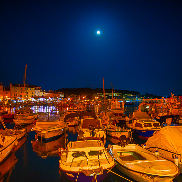 Kroatien, Croatia, Rovinj, Rovigno, Istrien, Istria, Nacht, nachts, night, nighttime, old town, Altstadt, harbour, Hafen, Vollmond, full moon